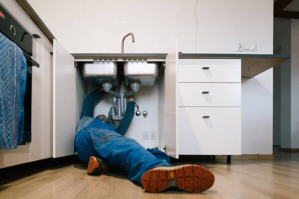 Professional Leak Detection technician working in Village Mills, TX